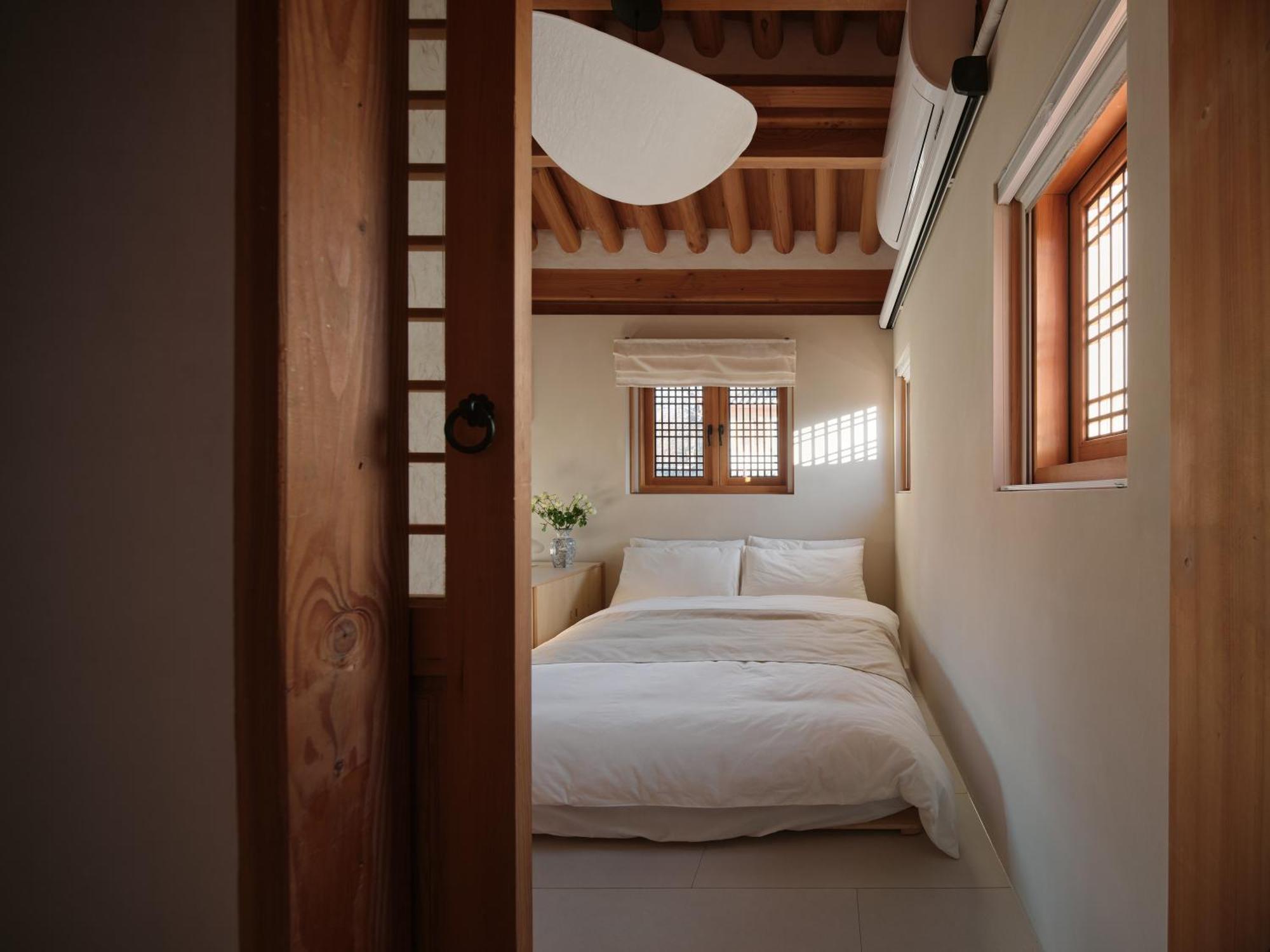 The Korean Traditional Hanok In Downtown Seoul For Convenient Public Transportation - Seoul Ari المظهر الخارجي الصورة