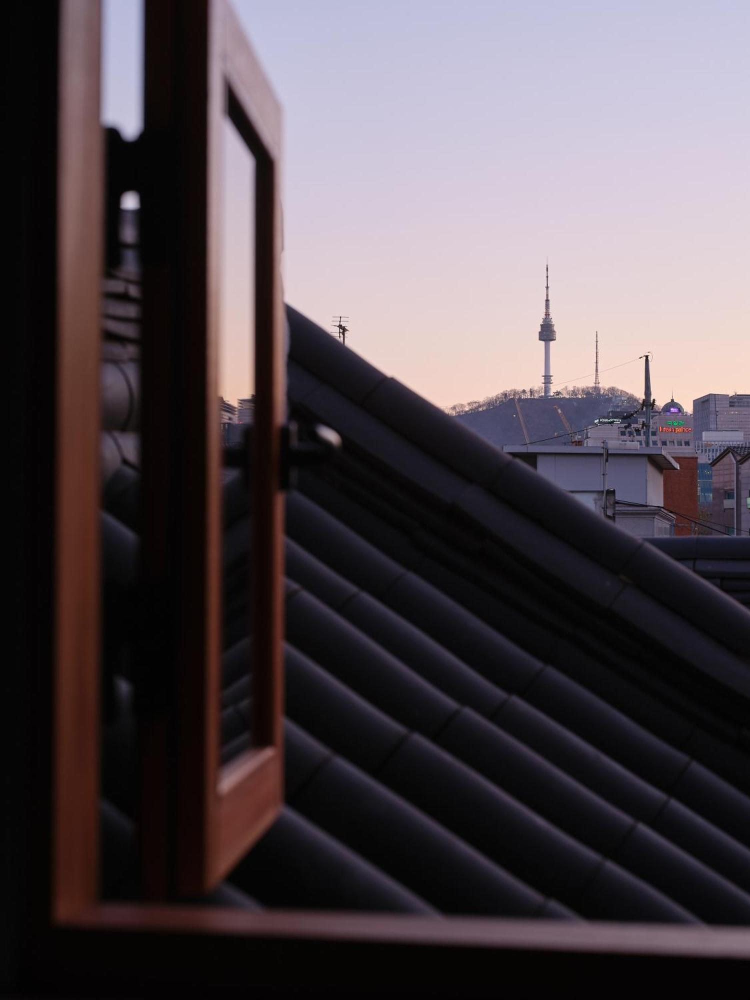 The Korean Traditional Hanok In Downtown Seoul For Convenient Public Transportation - Seoul Ari المظهر الخارجي الصورة